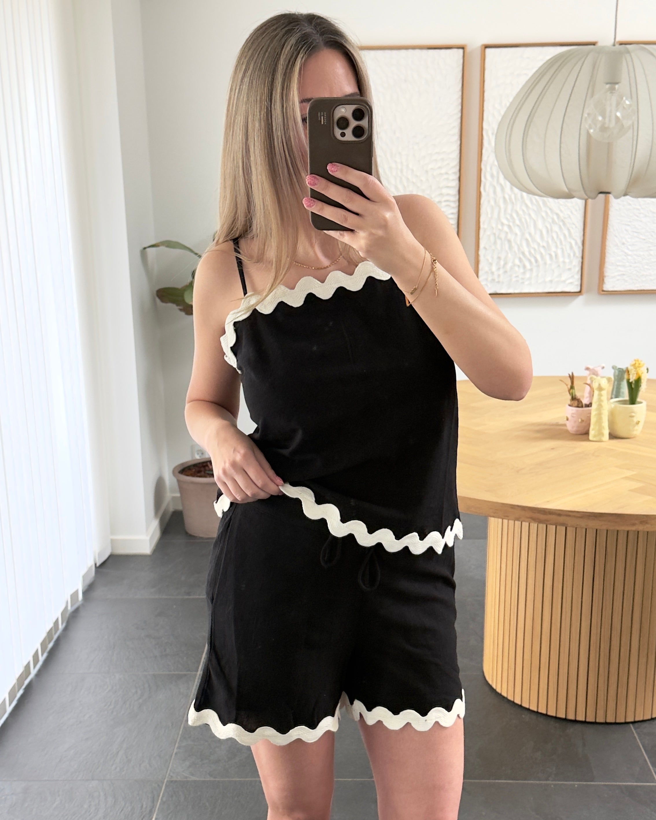 Vero Moda Shorts - Jenna - Black