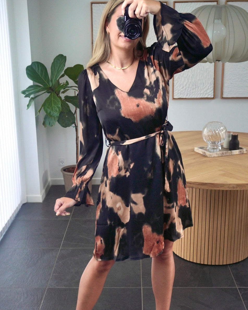 Sisters Point Kjole - Noki-v.dr2 - Black/Coral