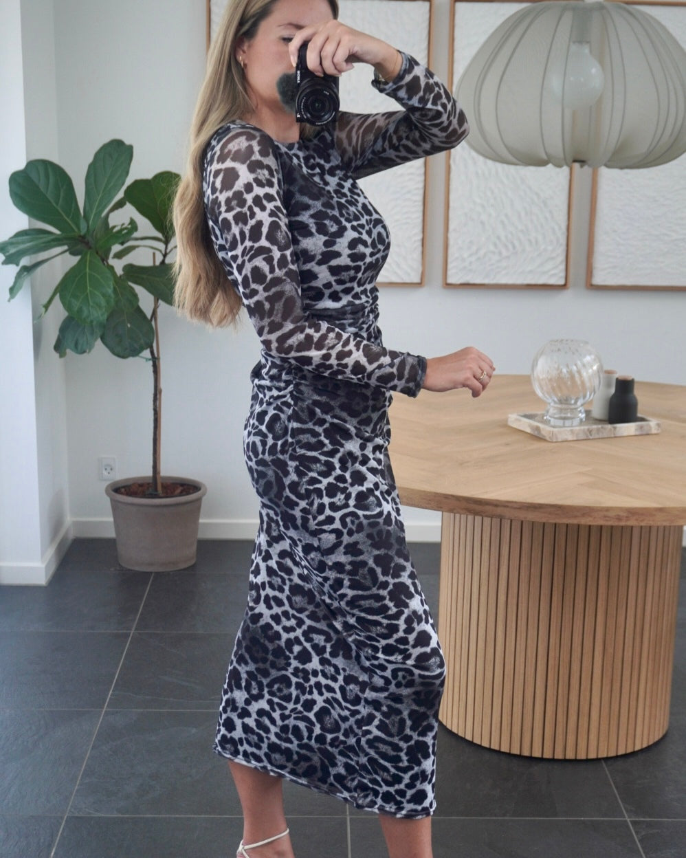 Sisters Point Kjole - Esme-dr-ls7 - Grey Leo