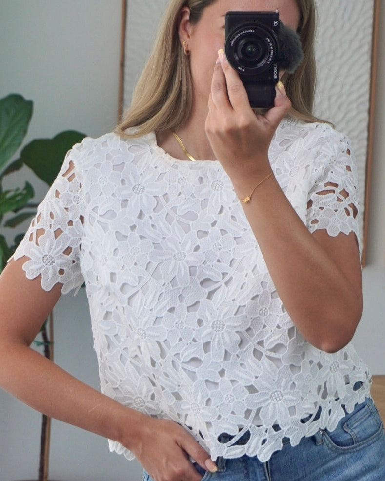 Aware T-Shirt - Rosel - White