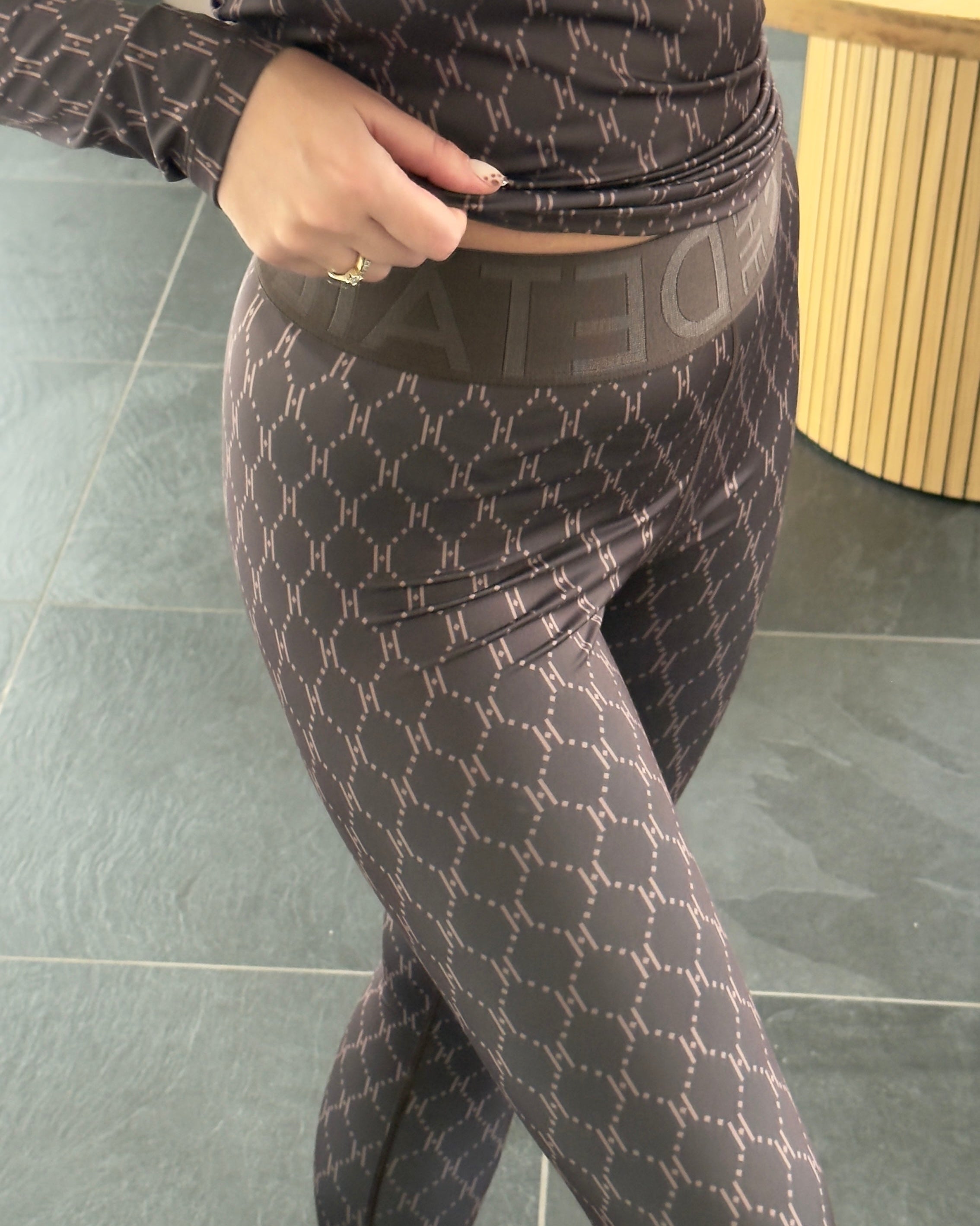 Hype The Detail Leggings - H-Logo - Brown