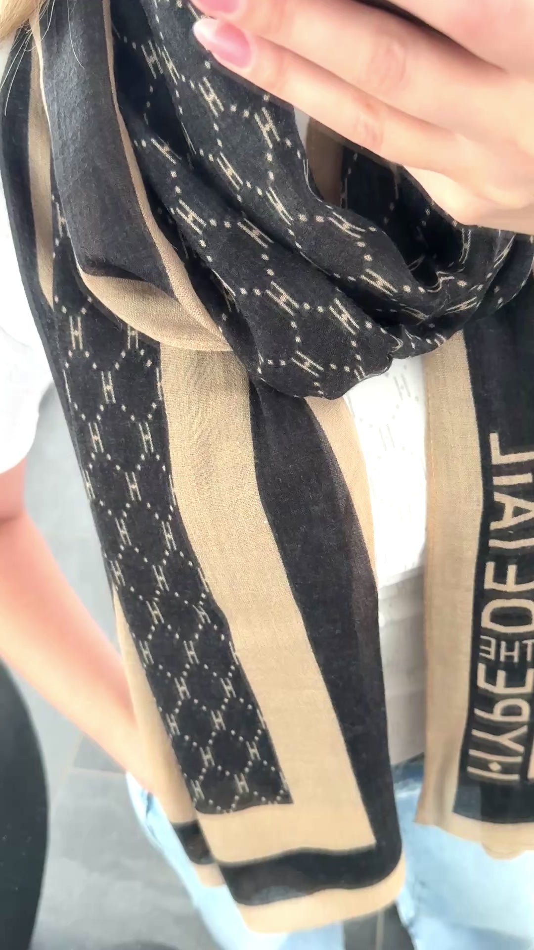 Hype The Detail Tørklæde - Logo - Brown